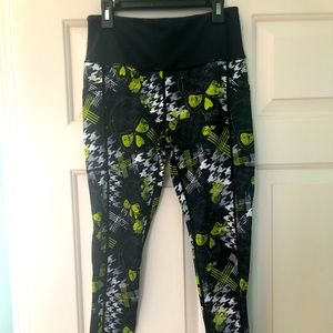 Retired CVG Abstract Skulls Leggings EUC Small